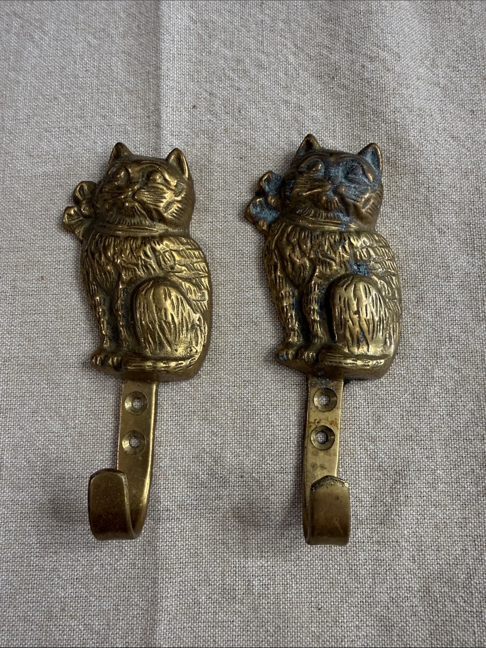 Vintage Brass Lucky Cat Wall Hooks Set of 2 Maneki Neko Kitty Decor